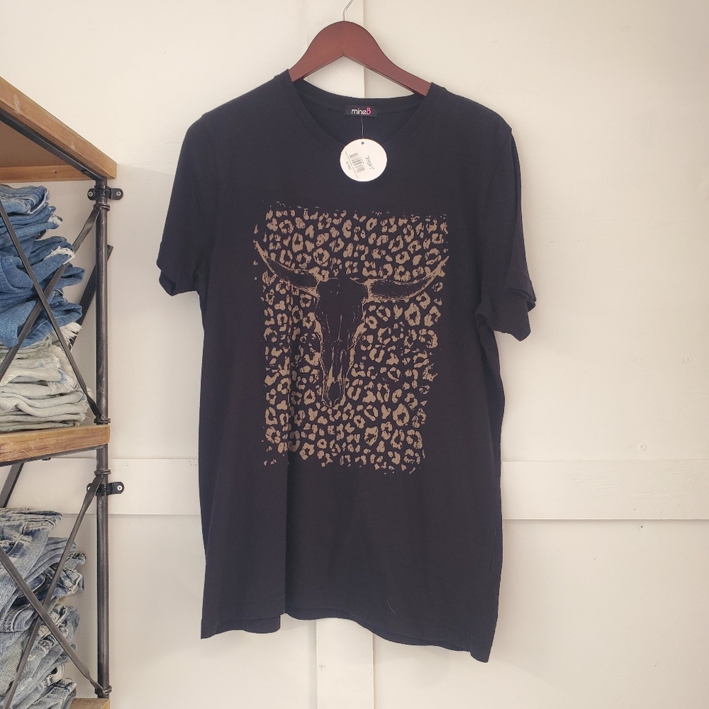 Black Bullhorn Tee